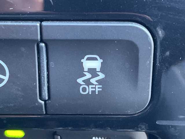 トヨタ プリウス Sセーフティプラス 茨城県 2016(平28)年 4.4万km アティチュードブラックマイカ トヨタセーフティーセンス/純正SDナビ/Bluetooth/フルセグTV/バックカメラ/ドライブレコーダー/ビルトインETC/レーダークルーズコントロール/レーン逸脱/パーキングアシスト/横滑り防止装置/衝突軽減システム/アイドリングストップ/レーダークルーズコントロール/オートライト/オートマチックハイビーム/LEDヘッドライト/コーナーセンサー/ステアリモコン/スマートキー