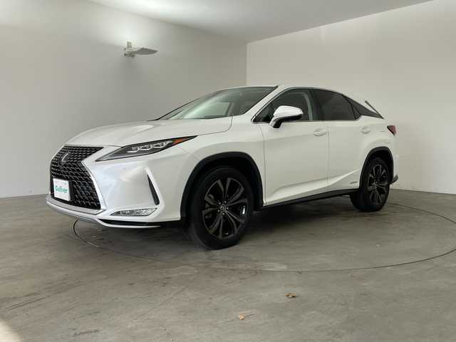 レクサス ＲＸ 450h バージョンL 兵庫県 2021(令3)年 5万km ソニッククォーツ ・サンルーフ/・LEXUSsafety/・プリクラッシュセーフティ/・レーントレーシングアシスト/・レーダークルーズコントロール/・オートマチックハイビーム/・ブラインドスポットモニター/・クリアランスソナー/・リヤクロストラフィックアラート/・パーキングサポートブレーキ/・ロードサインアシスト/・ヘッドアップディスプレイ/・先行車発進告知/・パワーバックドア/・純正12.3型ナビ＆TV＆BT＆DVD＆BD＆SD/・全方位カメラ/・リアエンターテイメントシステム/・HDMI接続/・茶革シート/・全席シートヒーター/・前席シートベンチレーション/・前席パワーシート/・ステアリングヒーター/・ステアリングスイッチ/・パドルシフト/・前後ドライブレコーダー/・3眼LEDヘッドライト/・LEDフロントフォグ/・オートライト/・スマートキー/・プッシュスタート/・スペアキー/・純正20インチアルミホイール