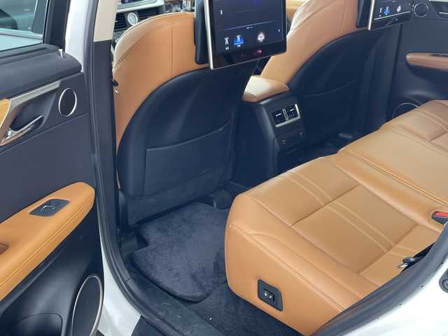 レクサス ＲＸ 450h バージョンL 兵庫県 2021(令3)年 5万km ソニッククォーツ ・サンルーフ/・LEXUSsafety/・プリクラッシュセーフティ/・レーントレーシングアシスト/・レーダークルーズコントロール/・オートマチックハイビーム/・ブラインドスポットモニター/・クリアランスソナー/・リヤクロストラフィックアラート/・パーキングサポートブレーキ/・ロードサインアシスト/・ヘッドアップディスプレイ/・先行車発進告知/・パワーバックドア/・純正12.3型ナビ＆TV＆BT＆DVD＆BD＆SD/・全方位カメラ/・リアエンターテイメントシステム/・HDMI接続/・茶革シート/・全席シートヒーター/・前席シートベンチレーション/・前席パワーシート/・ステアリングヒーター/・ステアリングスイッチ/・パドルシフト/・前後ドライブレコーダー/・3眼LEDヘッドライト/・LEDフロントフォグ/・オートライト/・スマートキー/・プッシュスタート/・スペアキー/・純正20インチアルミホイール