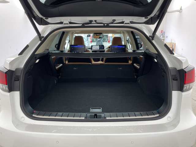 レクサス ＲＸ 450h バージョンL 兵庫県 2021(令3)年 5万km ソニッククォーツ ・サンルーフ/・LEXUSsafety/・プリクラッシュセーフティ/・レーントレーシングアシスト/・レーダークルーズコントロール/・オートマチックハイビーム/・ブラインドスポットモニター/・クリアランスソナー/・リヤクロストラフィックアラート/・パーキングサポートブレーキ/・ロードサインアシスト/・ヘッドアップディスプレイ/・先行車発進告知/・パワーバックドア/・純正12.3型ナビ＆TV＆BT＆DVD＆BD＆SD/・全方位カメラ/・リアエンターテイメントシステム/・HDMI接続/・茶革シート/・全席シートヒーター/・前席シートベンチレーション/・前席パワーシート/・ステアリングヒーター/・ステアリングスイッチ/・パドルシフト/・前後ドライブレコーダー/・3眼LEDヘッドライト/・LEDフロントフォグ/・オートライト/・スマートキー/・プッシュスタート/・スペアキー/・純正20インチアルミホイール