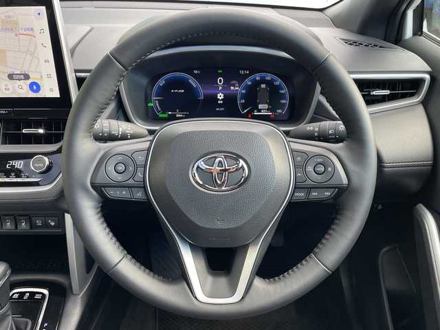 トヨタ カローラ クロス ハイブリッド Z 青森県 2025(令7)年 0.4万km プラチナホワイトパールマイカ 4WD/OP寒冷地仕様/OP純正10.5インチDオーディオプラスナビ・フルセグTV/Bluetooth・USB・Miracast/OPパノラミックビューモニター/OPパノラマルーフ/OPトヨタチームメイト/アドバンストパーク/パーキングサポートブレーキ/安心降車アシスト/ブラインドスポットモニター/セーフティセンス/プリクラッシュセーフティ/レーダークルーズコントロール/レーントレーシングアシスト/オートマチックハイビーム/ハーフレザーシート/運転席パワーシート/前席シートヒーター/ステアリングヒーター/パワーバックドア/純正前後ドライブレコーダー/純正ビルトインETC2.0/OP AC100V1500W/ワイパーデアイサー/LEDヘッドライト/LEDフォグランプ/LEDリアフォグランプ/純正18インチアルミ/ルーフレール