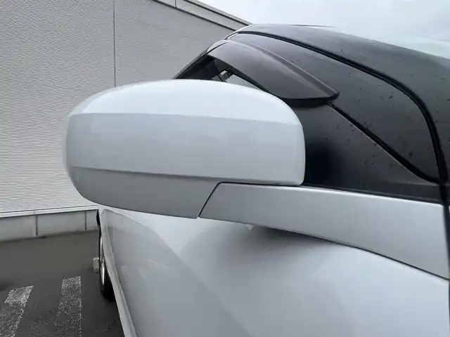 スズキ スイフト XG 秋田県 2014(平26)年 5.7万km スノーホワイトパール 社外ナビ/４WD/ワンセグ/社外アルミ/スマートキー/プッシュスタート/前席シートヒーター/純正フロアマット/純正ドアバイザー/オートエアコン/パワーステアリング/パワーウィンドウ/レベライザー/横滑り防止/盗難防止装置/電動格納ミラー/保証書/取扱説明書/記録簿