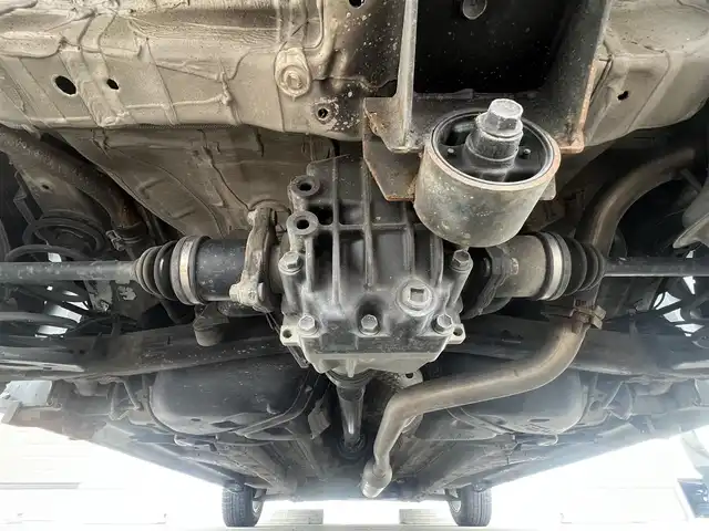 スズキ スイフト XG 秋田県 2014(平26)年 5.7万km スノーホワイトパール 社外ナビ/４WD/ワンセグ/社外アルミ/スマートキー/プッシュスタート/前席シートヒーター/純正フロアマット/純正ドアバイザー/オートエアコン/パワーステアリング/パワーウィンドウ/レベライザー/横滑り防止/盗難防止装置/電動格納ミラー/保証書/取扱説明書/記録簿