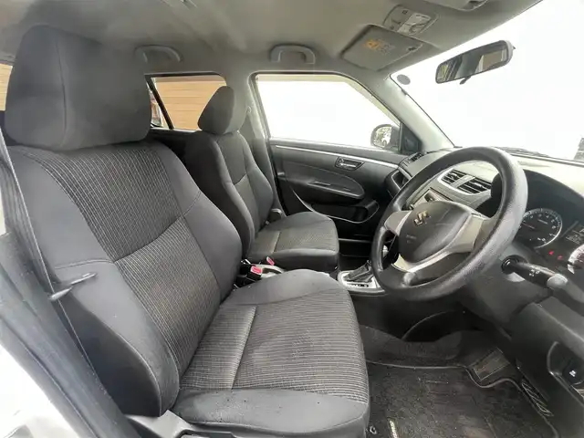 スズキ スイフト XG 秋田県 2014(平26)年 5.7万km スノーホワイトパール 社外ナビ/４WD/ワンセグ/社外アルミ/スマートキー/プッシュスタート/前席シートヒーター/純正フロアマット/純正ドアバイザー/オートエアコン/パワーステアリング/パワーウィンドウ/レベライザー/横滑り防止/盗難防止装置/電動格納ミラー/保証書/取扱説明書/記録簿