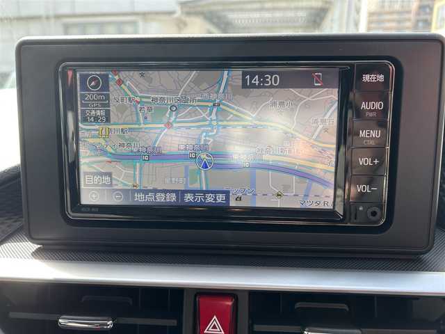 トヨタ ライズ Z 神奈川県 2022(令4)年 0.7万km シャイニングホワイトパール ワンオーナー/純正SDナビ/ワンセグ/CD/BT/AUX/バックカメラ/追従機能付きクルーズコントロール/衝突軽減/ふらつき警報/車線逸脱警報/先行発進ブザー/横滑り防止機能/ハーフレザー/スマートキー×2/ETC2.0/シートヒーター/セキュリティアラーム/ABS/純正アルミホイール/純正フロアマット/ブラインドスポットモニター/リアクロストラフィックアラート/ブレーキ制御付誤発信抑制機能/衝突回避支援ブレーキ機能/車線逸脱抑制機能/衝突警報/オートライト/MTモード付AT/純正フロアマット/W/サイド/カーテンエアバッグ/アイドリングストップ/ターボ/プッシュスタート/保証書、取説/スマートキー×2