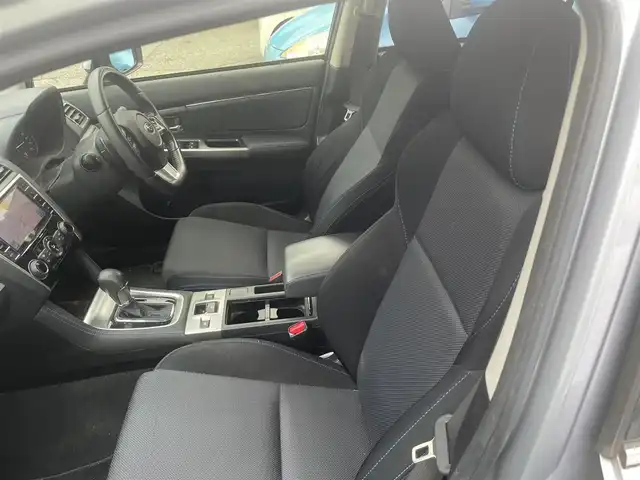 スバル レヴォーグ 1．6GT－S アイサイト 兵庫県 2014(平26)年 8.4万km アイスシルバーメタリック ワンオーナー/純正SDナビ/フルセグTV/CD/DVD/USB接続/FM/AM/ハンズフリー通話/ETC/レーダークルーズ/レーンキープアシスト/衝突被害軽減ブレーキ/パドルシフト/ステアリングスイッチ/D/N席電動シート/革巻きステアリング/ステアリングスイッチ/アイドリングストップ/電動格納ミラー/スマートキー×2/取扱説明書/保証書