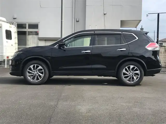 日産 エクストレイル 20Xtt エマージェンシーブレーキ 栃木県 2017(平29)年 10.3万km ダイヤモンドブラック 株)IDOMが運営する【じしゃロン小山店】の自社ローン専用車両になります。こちらは現金またはオートローンご利用時の価格です。自社ローンご希望の方は別途その旨お申付け下さい//禁煙車/社外フルセグナビ/（CD/DVD/AM/FMラジオ）/(Bluetooth)/スマートキー/プッシュスタート/バックカメラ/ＥＴＣ/エマージェンシーブレーキ/アイドリングストップ/ステアリングリモコン/電動格納ドアミラー/パワーウインドウ/防眩ミラー/オートライト
