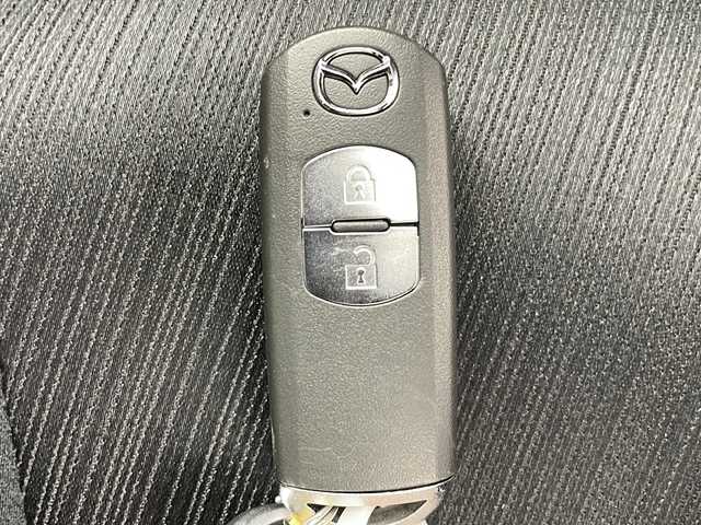 マツダ ＣＸ－８ XD プロアクティブ 千葉県 2018(平30)年 2.3万km ジェットブラックマイカ 衝突被害軽減システム/レーンキープアシスト/コーナーセンサー（前後）/レーダークルーズコントロール/ブラインドスポットモニター/社外フリップダウンモニター/純正SDナビ/　（Bluetooth/CD/DVD/USB/フルセグTV/AUX）/全方位カメラ/純正ビルトインETC/パワーシート（D席）/シートヒーター（D/N席）/MTモード付AT/パワーステアリング/ステアリングヒーター/パワーウィンドウ/アイドリングストップ/純正フロアマット/オートライト/LEDヘッドライト/純正19インチアルミホイール