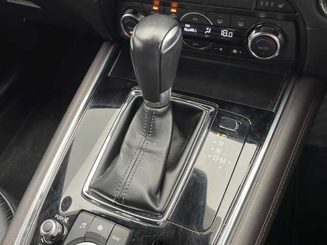 マツダ ＣＸ－８ XD プロアクティブ 千葉県 2018(平30)年 2.3万km ジェットブラックマイカ 衝突被害軽減システム/レーンキープアシスト/コーナーセンサー（前後）/レーダークルーズコントロール/ブラインドスポットモニター/社外フリップダウンモニター/純正SDナビ/　（Bluetooth/CD/DVD/USB/フルセグTV/AUX）/全方位カメラ/純正ビルトインETC/パワーシート（D席）/シートヒーター（D/N席）/MTモード付AT/パワーステアリング/ステアリングヒーター/パワーウィンドウ/アイドリングストップ/純正フロアマット/オートライト/LEDヘッドライト/純正19インチアルミホイール