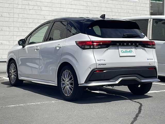 日産 ノート オーテック 静岡県 2021(令3)年 3.4万km ピュアホワイトパール / スーパーブラック 2トーン ワンオーナー/純正ナビ/地デジTV/Bleutooth/バック/全周囲カメラ/プロパイロット/合成レザーシート/オートハイビーム/純正16インチAW/ドライブレコーダー/スマートキー/ビルトインETC/保証書/取説