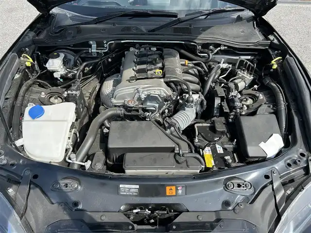 マツダ ロードスター S 滋賀県 2022(令4)年 3.1万km ジェットブラックマイカ 純正カーオーディオ/(FM/AM/USB/AUX)/ETC/積込冬タイヤ/プリクラッシュブレーキアシスト	/スマート・シティブレーキサポート（後退時）（ＳＣＢＳ）/ブラインドスポットモニタリング（ＢＳＭ）/リアクロストラフィックアラート（ＲＣＴＡ）/レーンキープアシスト	/リアパーキングセンサー/電動格納ミラー/革巻きステアリング/ステアリングスイッチ/オートライト/LEDヘッドライト/マニュアルエアコン/プッシュスタート/スマートキー/社外フロアマット