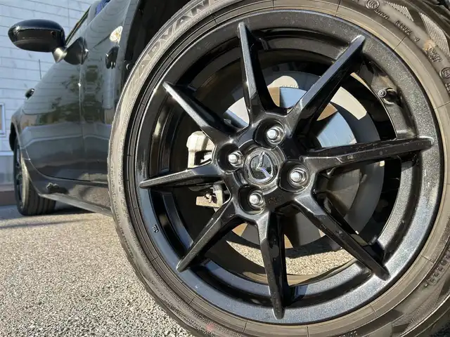 マツダ ロードスター S 滋賀県 2022(令4)年 3.1万km ジェットブラックマイカ 純正カーオーディオ/(FM/AM/USB/AUX)/ETC/積込冬タイヤ/プリクラッシュブレーキアシスト	/スマート・シティブレーキサポート（後退時）（ＳＣＢＳ）/ブラインドスポットモニタリング（ＢＳＭ）/リアクロストラフィックアラート（ＲＣＴＡ）/レーンキープアシスト	/リアパーキングセンサー/電動格納ミラー/革巻きステアリング/ステアリングスイッチ/オートライト/LEDヘッドライト/マニュアルエアコン/プッシュスタート/スマートキー/社外フロアマット