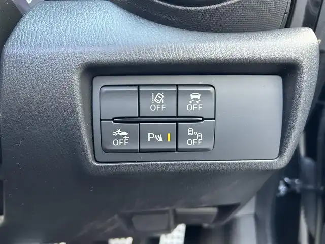 マツダ ロードスター S 滋賀県 2022(令4)年 3.1万km ジェットブラックマイカ 純正カーオーディオ/(FM/AM/USB/AUX)/ETC/積込冬タイヤ/プリクラッシュブレーキアシスト	/スマート・シティブレーキサポート（後退時）（ＳＣＢＳ）/ブラインドスポットモニタリング（ＢＳＭ）/リアクロストラフィックアラート（ＲＣＴＡ）/レーンキープアシスト	/リアパーキングセンサー/電動格納ミラー/革巻きステアリング/ステアリングスイッチ/オートライト/LEDヘッドライト/マニュアルエアコン/プッシュスタート/スマートキー/社外フロアマット