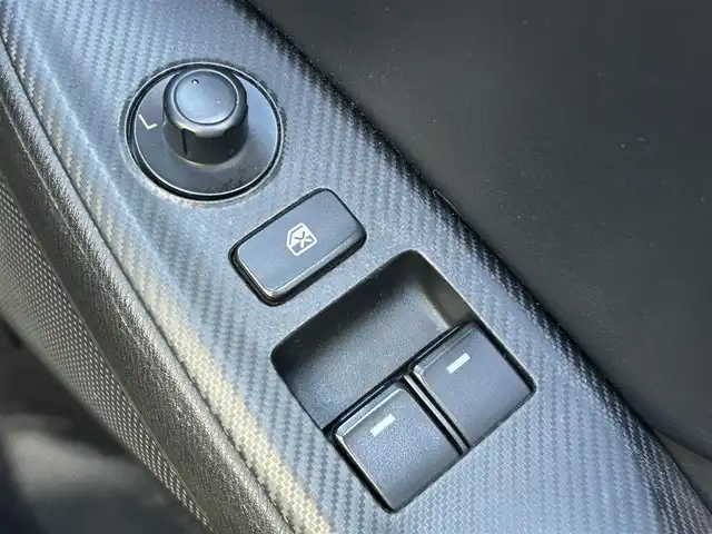 マツダ ロードスター S 滋賀県 2022(令4)年 3.1万km ジェットブラックマイカ 純正カーオーディオ/(FM/AM/USB/AUX)/ETC/積込冬タイヤ/プリクラッシュブレーキアシスト	/スマート・シティブレーキサポート（後退時）（ＳＣＢＳ）/ブラインドスポットモニタリング（ＢＳＭ）/リアクロストラフィックアラート（ＲＣＴＡ）/レーンキープアシスト	/リアパーキングセンサー/電動格納ミラー/革巻きステアリング/ステアリングスイッチ/オートライト/LEDヘッドライト/マニュアルエアコン/プッシュスタート/スマートキー/社外フロアマット
