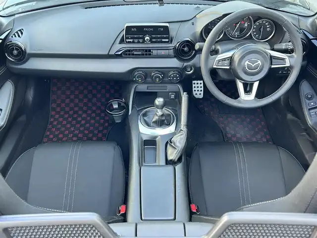 マツダ ロードスター S 滋賀県 2022(令4)年 3.1万km ジェットブラックマイカ 純正カーオーディオ/(FM/AM/USB/AUX)/ETC/積込冬タイヤ/プリクラッシュブレーキアシスト	/スマート・シティブレーキサポート（後退時）（ＳＣＢＳ）/ブラインドスポットモニタリング（ＢＳＭ）/リアクロストラフィックアラート（ＲＣＴＡ）/レーンキープアシスト	/リアパーキングセンサー/電動格納ミラー/革巻きステアリング/ステアリングスイッチ/オートライト/LEDヘッドライト/マニュアルエアコン/プッシュスタート/スマートキー/社外フロアマット