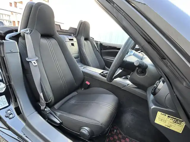 マツダ ロードスター S 滋賀県 2022(令4)年 3.1万km ジェットブラックマイカ 純正カーオーディオ/(FM/AM/USB/AUX)/ETC/積込冬タイヤ/プリクラッシュブレーキアシスト	/スマート・シティブレーキサポート（後退時）（ＳＣＢＳ）/ブラインドスポットモニタリング（ＢＳＭ）/リアクロストラフィックアラート（ＲＣＴＡ）/レーンキープアシスト	/リアパーキングセンサー/電動格納ミラー/革巻きステアリング/ステアリングスイッチ/オートライト/LEDヘッドライト/マニュアルエアコン/プッシュスタート/スマートキー/社外フロアマット