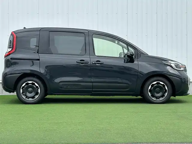 トヨタ シエンタ Z 香川県 2025(令7)年 0.1千km ダークグレー 登録済未使用車　/７人乗り　/１０．５型ナビ／ＴＶ機能付きディスプレイオーディオ　/Miracast/全方位カメラ　/トヨタセーフティセンス/両側パワースライドドア　/ＢＳＭ　/ＰＫＳＢ　/コンビステア／リモコン　/ＬＥＤヘッドライト/オートライト／ハイビーム機能　/ＥＴＣ2.0/リアロールサンシェード/前後クリアランスソナー/リアシートタイプC充電器×2/スペアキー×1