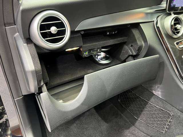 メルセデス・ベンツ Ｃ２２０ｄ ローレウスED スポーツプラスPKG 千葉県 2020(令2)年 4.7万km オブシディアンブラック レザーエクスクルーシブＰＫＧ　/パノラマＳＲ　/黒革シート　/Ｂｕｒｍｅｓｔｅｒサウンド　/ＨＵＤ　/ＡＣＣ/ナビ　/ＴＶ　/３６０°Ｂｌｕｅｔｏｏｔｈ接続　/電動トランク　/シートＨ　/ベンチレーション　/ＲＳＰ　/ＥＴＣ