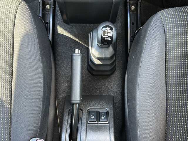 スズキ ジムニー XC 秋田県 2020(令2)年 7.8万km シフォンアイボリーM 社外メモリナビ/Bluetooth、CD/DVD、フルセグTV/ETC/前後ドライブレコーダー/レーダークルーズコントロール/前席シートヒーター/純正16インチAW/ルーフキャリア