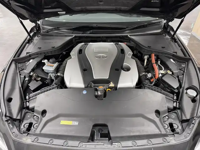 日産 スカイライン ハイブリッド 350GT Type P 三重県 2017(平29)年 3.7万km メテオフレークブラックパール ハイブリッド（プレミアムガソリン）/FR/MTモード付フロア7AT/純正 8インチ CARWINGSナビ/（FM/AM/CD/DVD/Music Box/TV/USB/iPod/Bluetooth/AUX/Audio APPS）/アラウンドビューモニター/ビルトインETC/安全/・PFCW（前方衝突予測警報）/・エマージェンシーブレーキ/・LDP（車線逸脱防止支援システム）/・LDW（車線逸脱警報）/・インテリジェント クルーズコントロール（追従機能付）/・DCA：ディスタンスコントロールアシスト（インテリジェントペダル）/・BSI（後側方衝突防止支援システム）/・BSW（後側方車両検知警報）/・フロント＆バックソナー/・VDC（ビークルダイナミクスコントロール）/など/装備/・本革シート/・シートヒーター（D/N）/・運転席、助手席パワーシート（スライド、リクライニング、リフター／運転席シートメモリー機能付）/・運転席電動ランバーサポート/・オートライト/・LED ヘッドライト＆フロントフォグライト/・ハイビームアシスト/・アクティブAFS/・ステアリングスイッチ/・17インチアルミ/など