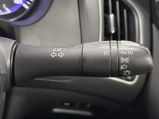 日産 スカイライン ハイブリッド 350GT Type P 三重県 2017(平29)年 3.7万km メテオフレークブラックパール ハイブリッド（プレミアムガソリン）/FR/MTモード付フロア7AT/純正 8インチ CARWINGSナビ/（FM/AM/CD/DVD/Music Box/TV/USB/iPod/Bluetooth/AUX/Audio APPS）/アラウンドビューモニター/ビルトインETC/安全/・PFCW（前方衝突予測警報）/・エマージェンシーブレーキ/・LDP（車線逸脱防止支援システム）/・LDW（車線逸脱警報）/・インテリジェント クルーズコントロール（追従機能付）/・DCA：ディスタンスコントロールアシスト（インテリジェントペダル）/・BSI（後側方衝突防止支援システム）/・BSW（後側方車両検知警報）/・フロント＆バックソナー/・VDC（ビークルダイナミクスコントロール）/など/装備/・本革シート/・シートヒーター（D/N）/・運転席、助手席パワーシート（スライド、リクライニング、リフター／運転席シートメモリー機能付）/・運転席電動ランバーサポート/・オートライト/・LED ヘッドライト＆フロントフォグライト/・ハイビームアシスト/・アクティブAFS/・ステアリングスイッチ/・17インチアルミ/など