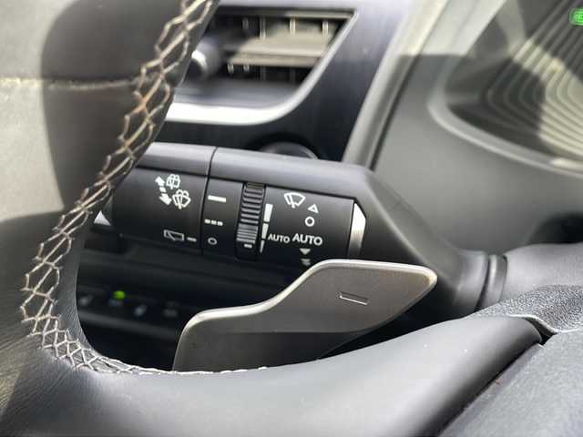 レクサス ＵＸ 250h バージョンL 静岡県 2021(令3)年 4.4万km マダーレッド 純正ナビ/地デジTV/純正CD/DVD/Bluetooth/バック/全周囲カメラ/レクサスセーフティセンス/オートハイビーム/レーダークルーズコントロール/パワーバックドア/レザーシート/シートヒーター/ベンチレーション/ドライブレコーダー/純正18インチAW/2.0ETC/スマートキー