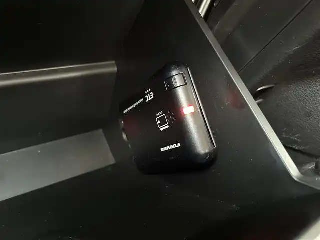 スズキ スペーシア カスタム HYBRID GS 三重県 2020(令2)年 5.7万km ピュアホワイトP 登録時56/200km/社外ナビ（ＦＭ／ＡＭ／ＣＤ／Ｂｌｕｅｔｏｏｔｈ／ワンセグＴＶ）/バックカメラ/ドライブレコーダー/ＥＴＣ/シートヒーター/レーダークルーズコントロール/片側Ｐスライドドア/禁煙車/パーキングアシスト/レーンキープアシスト/プリクラッシュ/横滑り防止装置/盗難防止装置/ハンズフリー/プッシュスタート/ベンチシート/フォグランプ(LED)/AUTOライト(LED)/電格ミラー