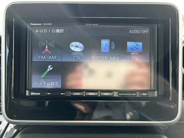 スズキ スペーシア カスタム HYBRID GS 三重県 2020(令2)年 5.7万km ピュアホワイトP 登録時56/200km/社外ナビ（ＦＭ／ＡＭ／ＣＤ／Ｂｌｕｅｔｏｏｔｈ／ワンセグＴＶ）/バックカメラ/ドライブレコーダー/ＥＴＣ/シートヒーター/レーダークルーズコントロール/片側Ｐスライドドア/禁煙車/パーキングアシスト/レーンキープアシスト/プリクラッシュ/横滑り防止装置/盗難防止装置/ハンズフリー/プッシュスタート/ベンチシート/フォグランプ(LED)/AUTOライト(LED)/電格ミラー