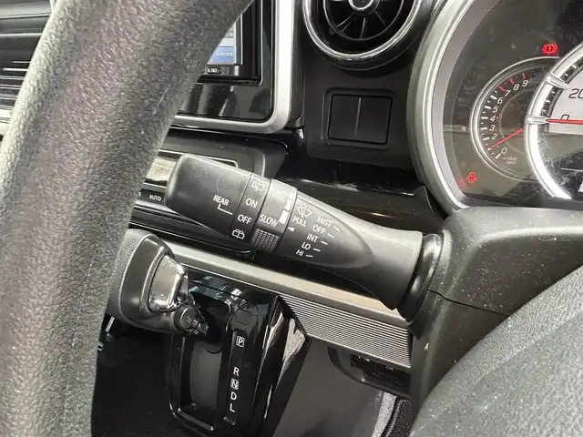 スズキ スペーシア カスタム HYBRID GS 三重県 2020(令2)年 5.7万km ピュアホワイトP 登録時56/200km/社外ナビ（ＦＭ／ＡＭ／ＣＤ／Ｂｌｕｅｔｏｏｔｈ／ワンセグＴＶ）/バックカメラ/ドライブレコーダー/ＥＴＣ/シートヒーター/レーダークルーズコントロール/片側Ｐスライドドア/禁煙車/パーキングアシスト/レーンキープアシスト/プリクラッシュ/横滑り防止装置/盗難防止装置/ハンズフリー/プッシュスタート/ベンチシート/フォグランプ(LED)/AUTOライト(LED)/電格ミラー