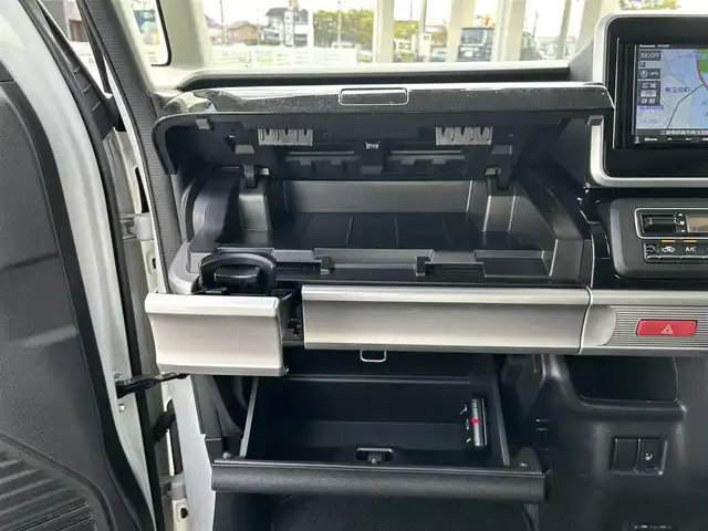 スズキ スペーシア カスタム HYBRID GS 三重県 2020(令2)年 5.7万km ピュアホワイトP 登録時56/200km/社外ナビ（ＦＭ／ＡＭ／ＣＤ／Ｂｌｕｅｔｏｏｔｈ／ワンセグＴＶ）/バックカメラ/ドライブレコーダー/ＥＴＣ/シートヒーター/レーダークルーズコントロール/片側Ｐスライドドア/禁煙車/パーキングアシスト/レーンキープアシスト/プリクラッシュ/横滑り防止装置/盗難防止装置/ハンズフリー/プッシュスタート/ベンチシート/フォグランプ(LED)/AUTOライト(LED)/電格ミラー