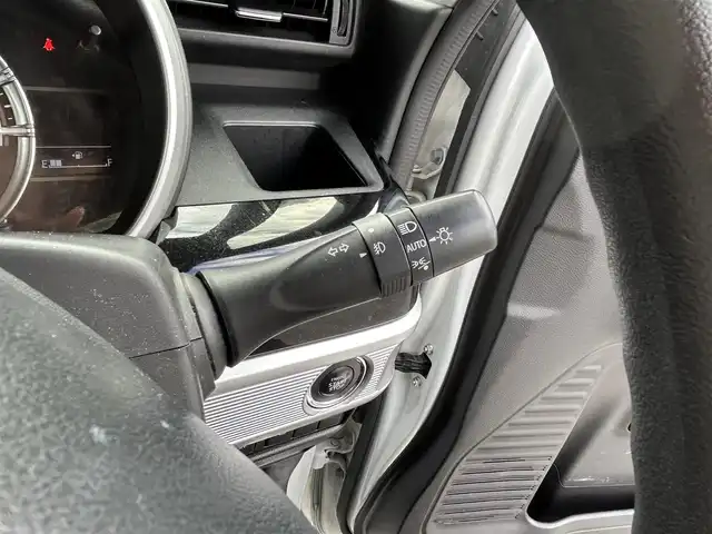 スズキ スペーシア カスタム HYBRID GS 三重県 2020(令2)年 5.7万km ピュアホワイトP 登録時56/200km/社外ナビ（ＦＭ／ＡＭ／ＣＤ／Ｂｌｕｅｔｏｏｔｈ／ワンセグＴＶ）/バックカメラ/ドライブレコーダー/ＥＴＣ/シートヒーター/レーダークルーズコントロール/片側Ｐスライドドア/禁煙車/パーキングアシスト/レーンキープアシスト/プリクラッシュ/横滑り防止装置/盗難防止装置/ハンズフリー/プッシュスタート/ベンチシート/フォグランプ(LED)/AUTOライト(LED)/電格ミラー