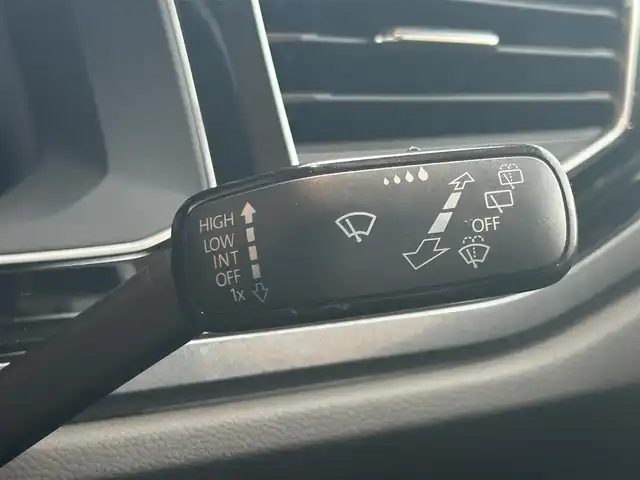 フォルクスワーゲン ポロ TSIハイライン 高知県 2018(平30)年 2.8万km シルバー フルセグテレビ/クルーズコントロール/バックカメラ/衝突軽減ブレーキ/横滑り防止/オートライト/プッシュスタート/MTモード付AT/アイドリングストップ