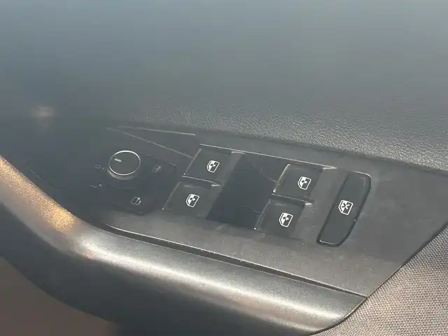 フォルクスワーゲン ポロ TSIハイライン 高知県 2018(平30)年 2.8万km シルバー フルセグテレビ/クルーズコントロール/バックカメラ/衝突軽減ブレーキ/横滑り防止/オートライト/プッシュスタート/MTモード付AT/アイドリングストップ