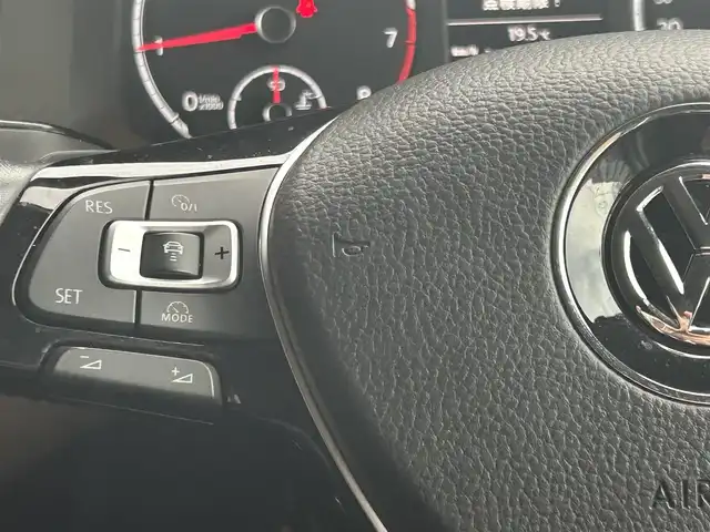 フォルクスワーゲン ポロ TSIハイライン 高知県 2018(平30)年 2.8万km シルバー フルセグテレビ/クルーズコントロール/バックカメラ/衝突軽減ブレーキ/横滑り防止/オートライト/プッシュスタート/MTモード付AT/アイドリングストップ