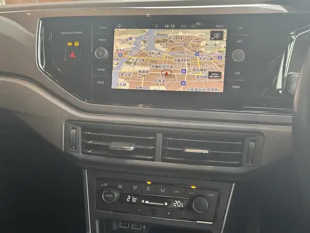 フォルクスワーゲン ポロ TSIハイライン 高知県 2018(平30)年 2.8万km シルバー フルセグテレビ/クルーズコントロール/バックカメラ/衝突軽減ブレーキ/横滑り防止/オートライト/プッシュスタート/MTモード付AT/アイドリングストップ