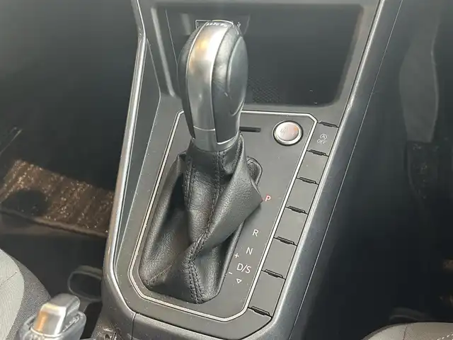 フォルクスワーゲン ポロ TSIハイライン 高知県 2018(平30)年 2.8万km シルバー フルセグテレビ/クルーズコントロール/バックカメラ/衝突軽減ブレーキ/横滑り防止/オートライト/プッシュスタート/MTモード付AT/アイドリングストップ