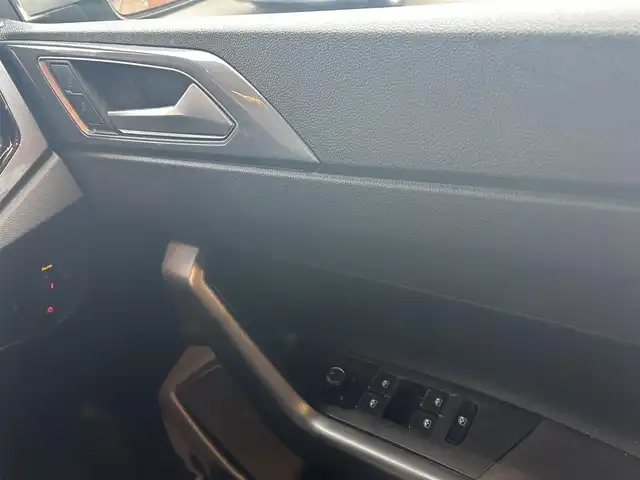 フォルクスワーゲン ポロ TSIハイライン 高知県 2018(平30)年 2.8万km シルバー フルセグテレビ/クルーズコントロール/バックカメラ/衝突軽減ブレーキ/横滑り防止/オートライト/プッシュスタート/MTモード付AT/アイドリングストップ