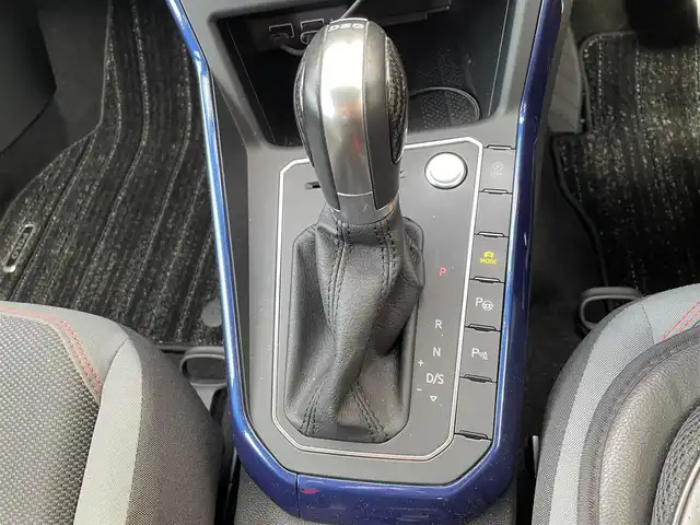 フォルクスワーゲン ポロ TSI Rライン 大阪府 2019(令1)年 3.8万km リーフブルーメタリック ワンオーナー/衝突被害軽減ブレーキ/レーダークルーズコントロール/ブラインドスポットモニタ/純正ナビ フルセグTV CD DVD BT/バックカメラ/コーナーセンサー/スマートキー 2個/前後ドラレコ/2.0ETC/フロントスポイラー/17インチ アルミホイール/パーキングアシスト/パドルシフト/LEDオートヘッドライト/前後フォグライト/W サイド カーテン エアバッグ/保証書 ナビ取説/禁煙車