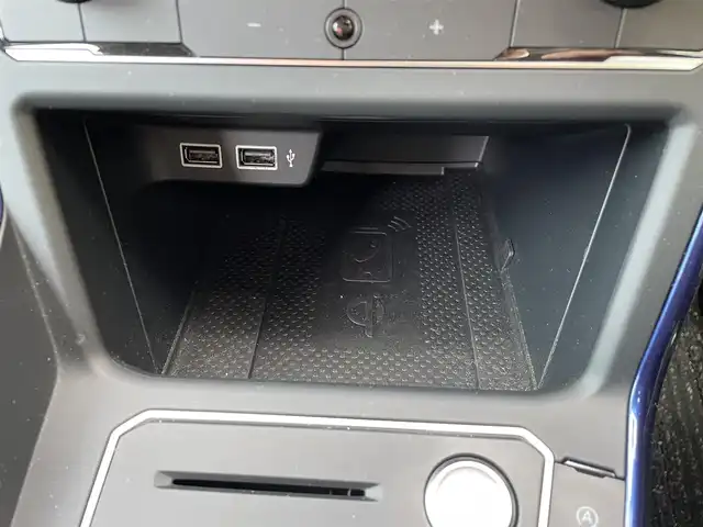 フォルクスワーゲン ポロ TSI Rライン 大阪府 2019(令1)年 3.8万km リーフブルーメタリック ワンオーナー/衝突被害軽減ブレーキ/レーダークルーズコントロール/ブラインドスポットモニタ/純正ナビ フルセグTV CD DVD BT/バックカメラ/コーナーセンサー/スマートキー 2個/前後ドラレコ/2.0ETC/フロントスポイラー/17インチ アルミホイール/パーキングアシスト/パドルシフト/LEDオートヘッドライト/前後フォグライト/W サイド カーテン エアバッグ/保証書 ナビ取説/禁煙車