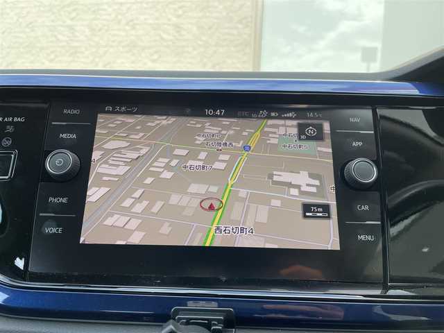 フォルクスワーゲン ポロ TSI Rライン 大阪府 2019(令1)年 3.8万km リーフブルーメタリック ワンオーナー/衝突被害軽減ブレーキ/レーダークルーズコントロール/ブラインドスポットモニタ/純正ナビ フルセグTV CD DVD BT/バックカメラ/コーナーセンサー/スマートキー 2個/前後ドラレコ/2.0ETC/フロントスポイラー/17インチ アルミホイール/パーキングアシスト/パドルシフト/LEDオートヘッドライト/前後フォグライト/W サイド カーテン エアバッグ/保証書 ナビ取説/禁煙車