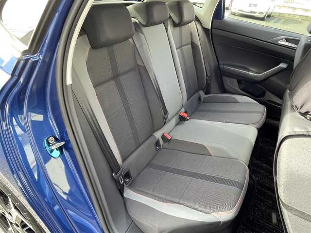 フォルクスワーゲン ポロ TSI Rライン 大阪府 2019(令1)年 3.8万km リーフブルーメタリック ワンオーナー/衝突被害軽減ブレーキ/レーダークルーズコントロール/ブラインドスポットモニタ/純正ナビ フルセグTV CD DVD BT/バックカメラ/コーナーセンサー/スマートキー 2個/前後ドラレコ/2.0ETC/フロントスポイラー/17インチ アルミホイール/パーキングアシスト/パドルシフト/LEDオートヘッドライト/前後フォグライト/W サイド カーテン エアバッグ/保証書 ナビ取説/禁煙車