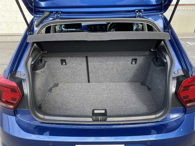 フォルクスワーゲン ポロ TSI Rライン 大阪府 2019(令1)年 3.8万km リーフブルーメタリック ワンオーナー/衝突被害軽減ブレーキ/レーダークルーズコントロール/ブラインドスポットモニタ/純正ナビ フルセグTV CD DVD BT/バックカメラ/コーナーセンサー/スマートキー 2個/前後ドラレコ/2.0ETC/フロントスポイラー/17インチ アルミホイール/パーキングアシスト/パドルシフト/LEDオートヘッドライト/前後フォグライト/W サイド カーテン エアバッグ/保証書 ナビ取説/禁煙車