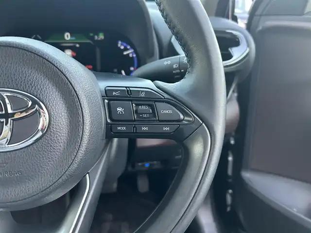 トヨタ ヤリスクロス ハイブリッド Z 栃木県 2021(令3)年 5.9万km ブラックマイカ トヨタセーフティセンス/・プリクラッシュセーフティ/・レーントレーシングアシスト/・オートマチック杯ビーム/・レーダークルーズコントロール/・ロードサインアシスト/・パーキングブレーキサポート/・クリアランスソナー/モデリスタエアロ/純正8インチディスプレイオーディオ/・BT/USB/AM.FM/・Applecarplay/Androidauto/バックカメラ/ETC/前後ドライブレコーダー/ハーフレザーシート（革調シートカバーあり）/D席パワーシート/D/N席シートヒーター/USBポート/電動パーキングブレーキ/オートホールド/ドアハンドルガーニッシュ/スマートキー×２/プッシュスタート/革巻きステアリング/ステアリングスイッチ/LEDヘッドライト/オートライト/純正ホイール積込/社外18インチAW/フロアマット/ドアバイザー/横滑り防止システム/電動格納ウィンカーミラー