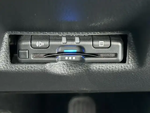 トヨタ ヤリスクロス ハイブリッド Z 栃木県 2021(令3)年 5.9万km ブラックマイカ トヨタセーフティセンス/・プリクラッシュセーフティ/・レーントレーシングアシスト/・オートマチック杯ビーム/・レーダークルーズコントロール/・ロードサインアシスト/・パーキングブレーキサポート/・クリアランスソナー/モデリスタエアロ/純正8インチディスプレイオーディオ/・BT/USB/AM.FM/・Applecarplay/Androidauto/バックカメラ/ETC/前後ドライブレコーダー/ハーフレザーシート（革調シートカバーあり）/D席パワーシート/D/N席シートヒーター/USBポート/電動パーキングブレーキ/オートホールド/ドアハンドルガーニッシュ/スマートキー×２/プッシュスタート/革巻きステアリング/ステアリングスイッチ/LEDヘッドライト/オートライト/純正ホイール積込/社外18インチAW/フロアマット/ドアバイザー/横滑り防止システム/電動格納ウィンカーミラー