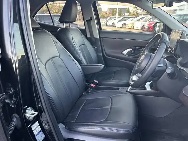 トヨタ ヤリスクロス ハイブリッド Z 栃木県 2021(令3)年 5.9万km ブラックマイカ トヨタセーフティセンス/・プリクラッシュセーフティ/・レーントレーシングアシスト/・オートマチック杯ビーム/・レーダークルーズコントロール/・ロードサインアシスト/・パーキングブレーキサポート/・クリアランスソナー/モデリスタエアロ/純正8インチディスプレイオーディオ/・BT/USB/AM.FM/・Applecarplay/Androidauto/バックカメラ/ETC/前後ドライブレコーダー/ハーフレザーシート（革調シートカバーあり）/D席パワーシート/D/N席シートヒーター/USBポート/電動パーキングブレーキ/オートホールド/ドアハンドルガーニッシュ/スマートキー×２/プッシュスタート/革巻きステアリング/ステアリングスイッチ/LEDヘッドライト/オートライト/純正ホイール積込/社外18インチAW/フロアマット/ドアバイザー/横滑り防止システム/電動格納ウィンカーミラー