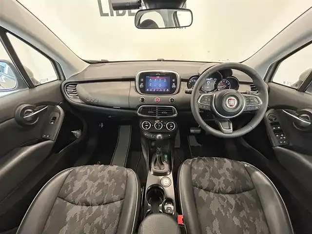 フィアット ５００Ｘ 熊本県 2022(令4)年 4.2万km ベージュ ・スマートキー/・アクティブブレーキ/・レーンセンス/・パーキングセンサー/・クルーズコントロール/・ハーフレザーシート/・前席シートヒーター/・純正ディスプレイオーディオ/　【Bluetooth・USB・AppleCarPlay】/・ETC/・ドライブレコーダー(前後録画)/・社外LEDヘッドランプ/・フォグランプ/・純正マット