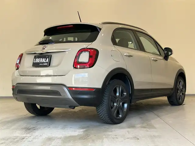 フィアット ５００Ｘ 熊本県 2022(令4)年 4.2万km ベージュ ・スマートキー/・アクティブブレーキ/・レーンセンス/・パーキングセンサー/・クルーズコントロール/・ハーフレザーシート/・前席シートヒーター/・純正ディスプレイオーディオ/　【Bluetooth・USB・AppleCarPlay】/・ETC/・ドライブレコーダー(前後録画)/・社外LEDヘッドランプ/・フォグランプ/・純正マット