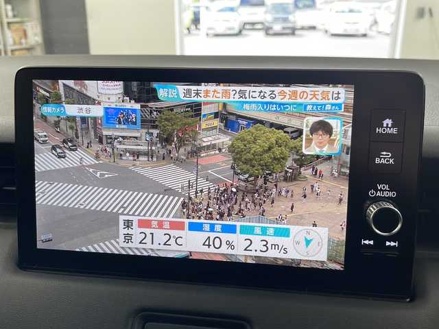 ホンダ ヴェゼル ハイブリッド e:HEV Z 道央・札幌 2023(令5)年 1.8万km プラチナホワイトパール ・４ＷＤ/・ワンオーナー/・ホンダセンシング/・アクティブクルーズコントロール/・純正ナビ/・Bluetooth/USB/フルセグTV/・バックカメラ/・ハーフレザーシート/・前席シートヒーター/・ステアリングヒーター/・パワーバックドア/・LEDヘッドライト/・パドルシフト/・オートライト/・オートマチックハイビーム/・スマートキー/・スペアキー１本/・レーンキープアシスト/・ブラインドスポットモニター/・衝突被害軽減ブレーキ/・横滑り防止装置/・盗難防止装置/・純正ドライブレコーダー前後（DRH-224SD）/・ETC2.0/・ワイヤレス充電