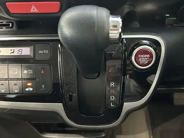 ホンダ Ｎ ＢＯＸ カスタム G Lパッケージ 鹿児島県 2016(平28)年 8.9万km ブリリアントスポーティブルーメタリック2トーン 禁煙車/純正ナビ（VXM-165VFEi）/バックカメラ/フルセグTV（テレビキャンセラー付き）/片側パワースライドドア/前後ドライブレコーダー（DRC-３２M）/ビルトインETC/アイドリングストップ/純正フロアマット/後席ロール式サンシェード/後席バックテーブル/電格ミラー/パワーステアリング/パワーウィンドウ/キセノンヘッドライト/オートライト/衝突被害軽減システム/横滑り防止装置/盗難防止装置