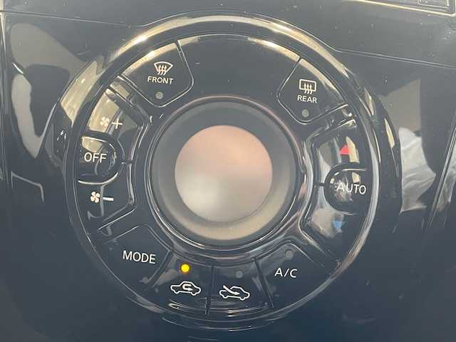 日産 ノート e－パワー X 静岡県 2020(令2)年 2.3万km ブリリアントホワイトパール ●純正ナビ/(ワンセグ/CD/DVD/Bluetooth)/(MM319D-W)/●全方位カメラ/●衝突被害軽減システム/●レーンキープアシスト/●前後コーナーセンサー/●オートライト/●ステアリングスイッチ/●ETC/●前方ドライブレコーダー/●デジタルインナーミラー/●電動格納ウィンカーミラー/●ドアバイザー/●社外16インチアルミホイール/(JOKER)